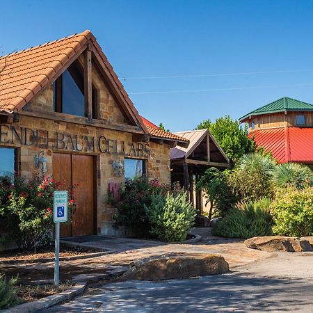 Pecan Cabin Фредериксберг Экстерьер фото