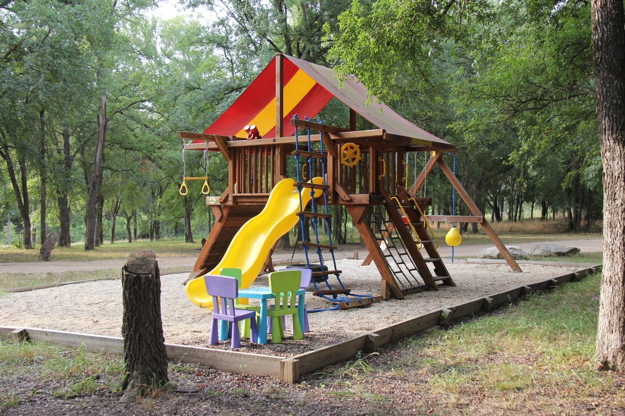 Pecan Cabin Фредериксберг Экстерьер фото