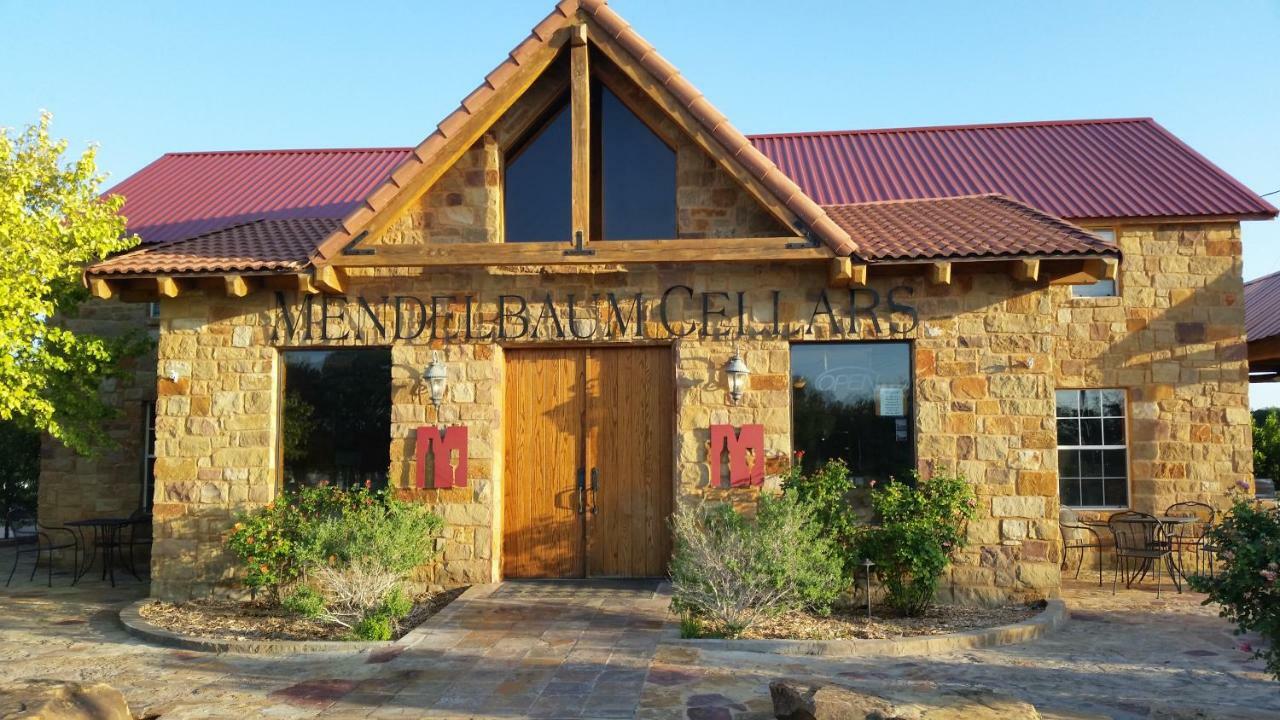 Pecan Cabin Фредериксберг Экстерьер фото